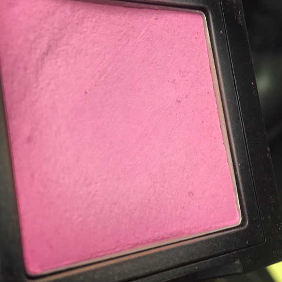 Makeup - Picture 2 of 7